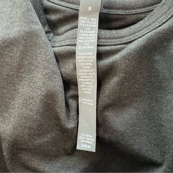 NEW Vuori Halo Essential Heather Black Scoop Neck- Sz S - Picture 8 of 8